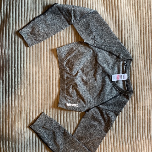 Gymshark top - Picture 2 of 2